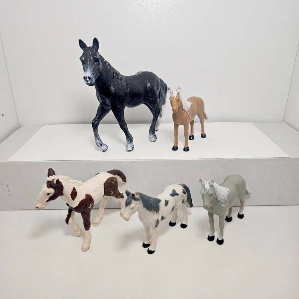 Horse Vintage Figurines LOT of 5 - Greenbrier, Schleich, Wild Republic